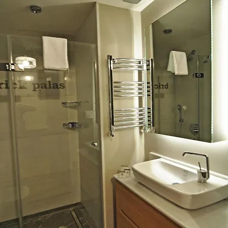 Aparthotel Brickpalas 2*