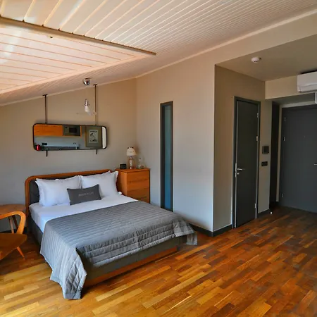 Brickpalas Aparthotel 2*