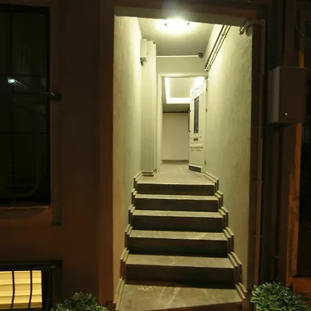 布里克帕拉斯酒店 2*